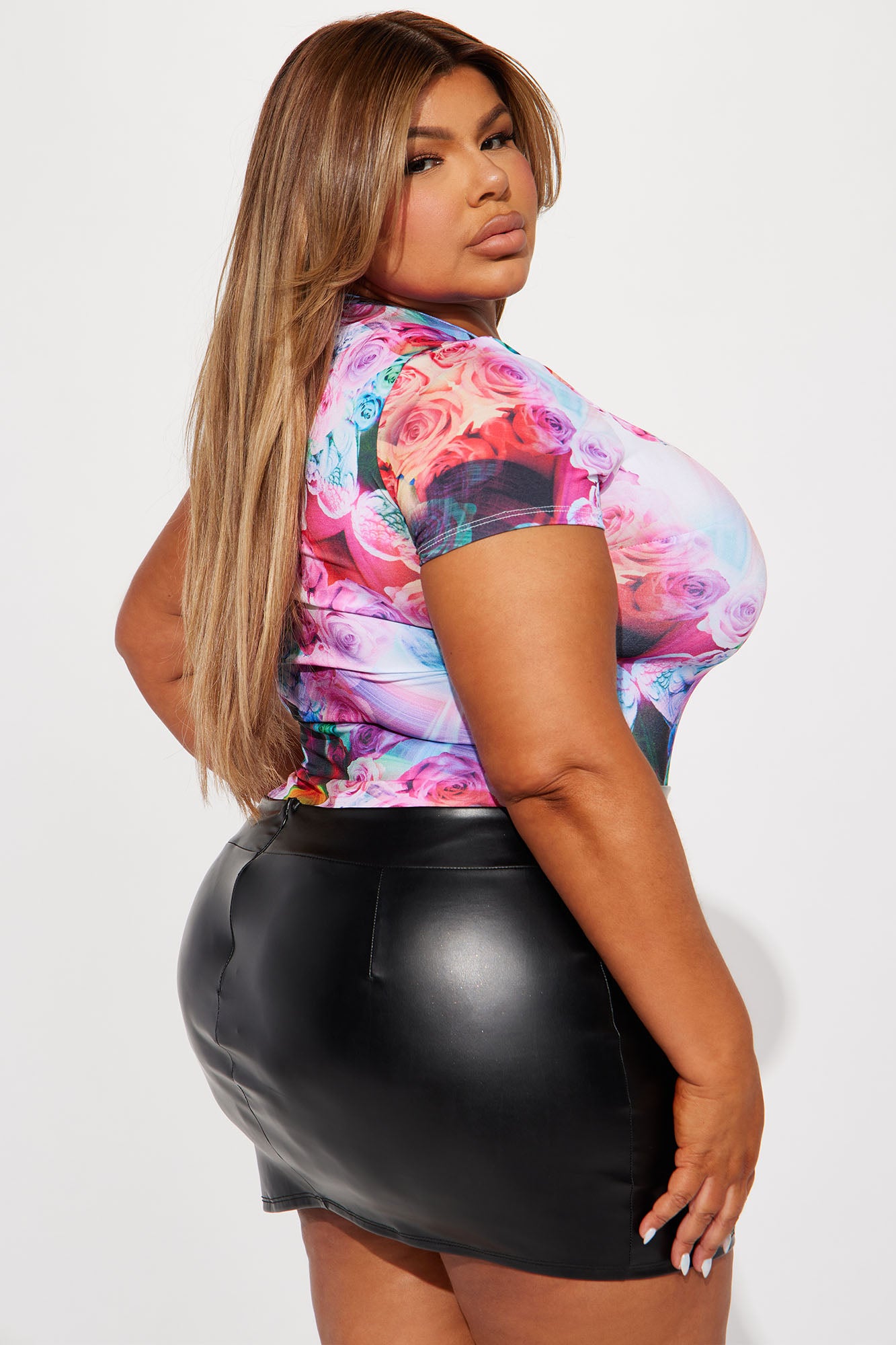 04-21-23Studio4_TA_BD_11-50-39_27_T16422_MultiColor_22867_PLUS_DG