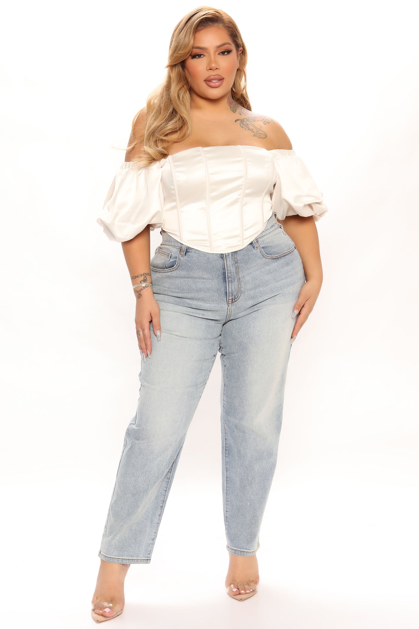 05-11-22Studio1_ME_AC_11-34-28_19_IT73888FN_Ivory_4753_PLUS_WG