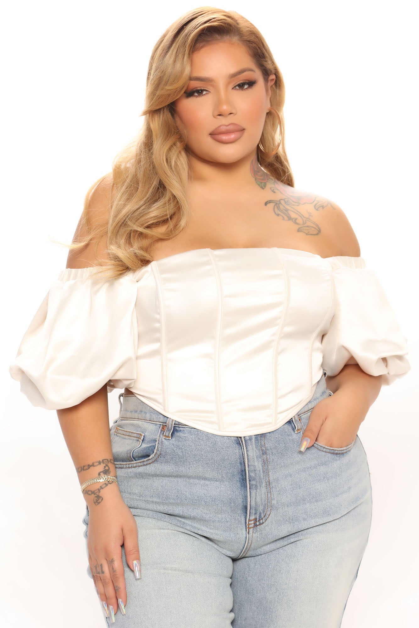 05-11-22Studio1_ME_AC_11-34-30_19_IT73888FN_Ivory_4754_PLUS_WG