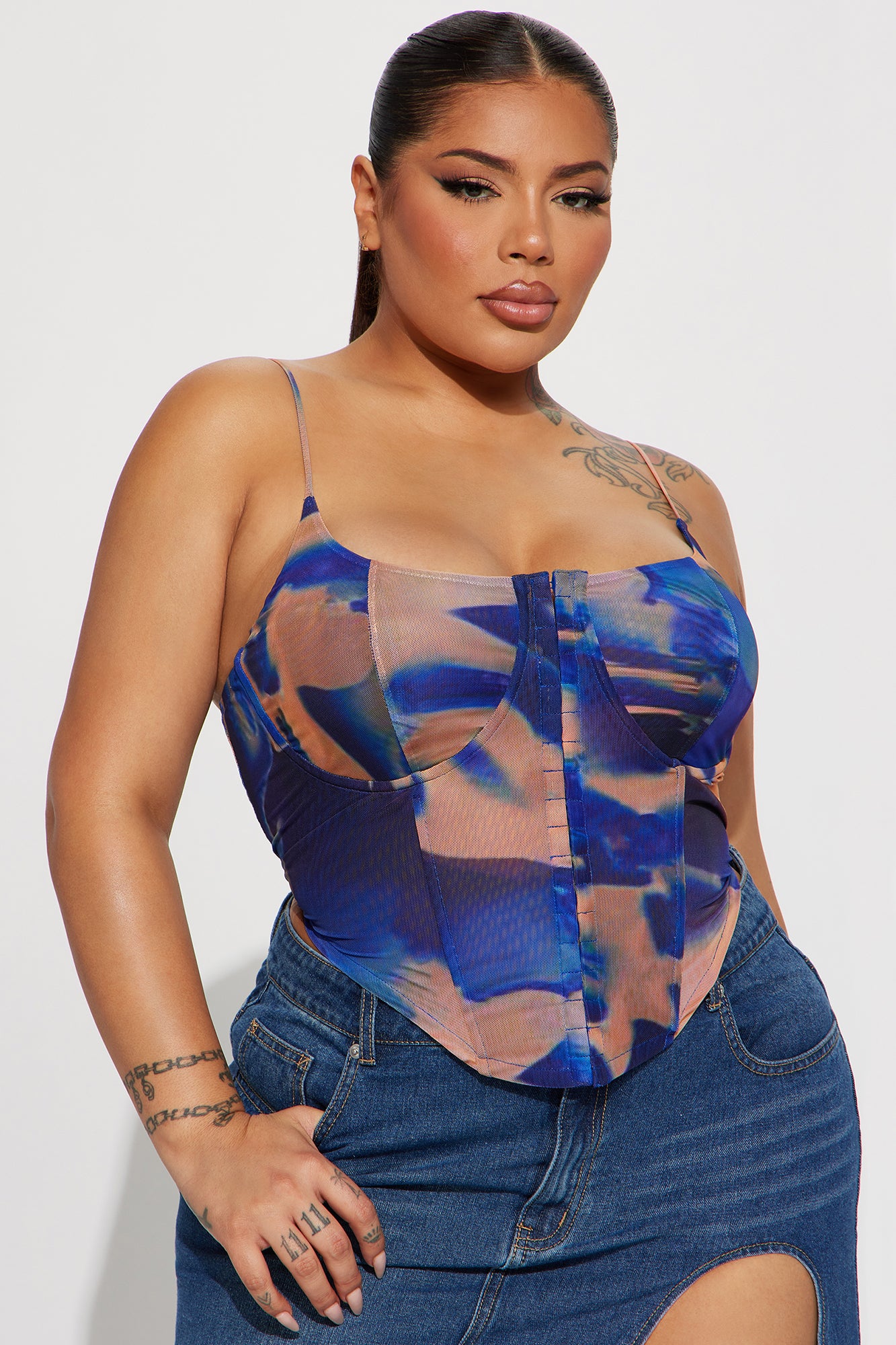 05-18-23Studio4_CXB_AC_13-55-32_37_T50071C_Royalcombo_P_41552_PLUS_PXF