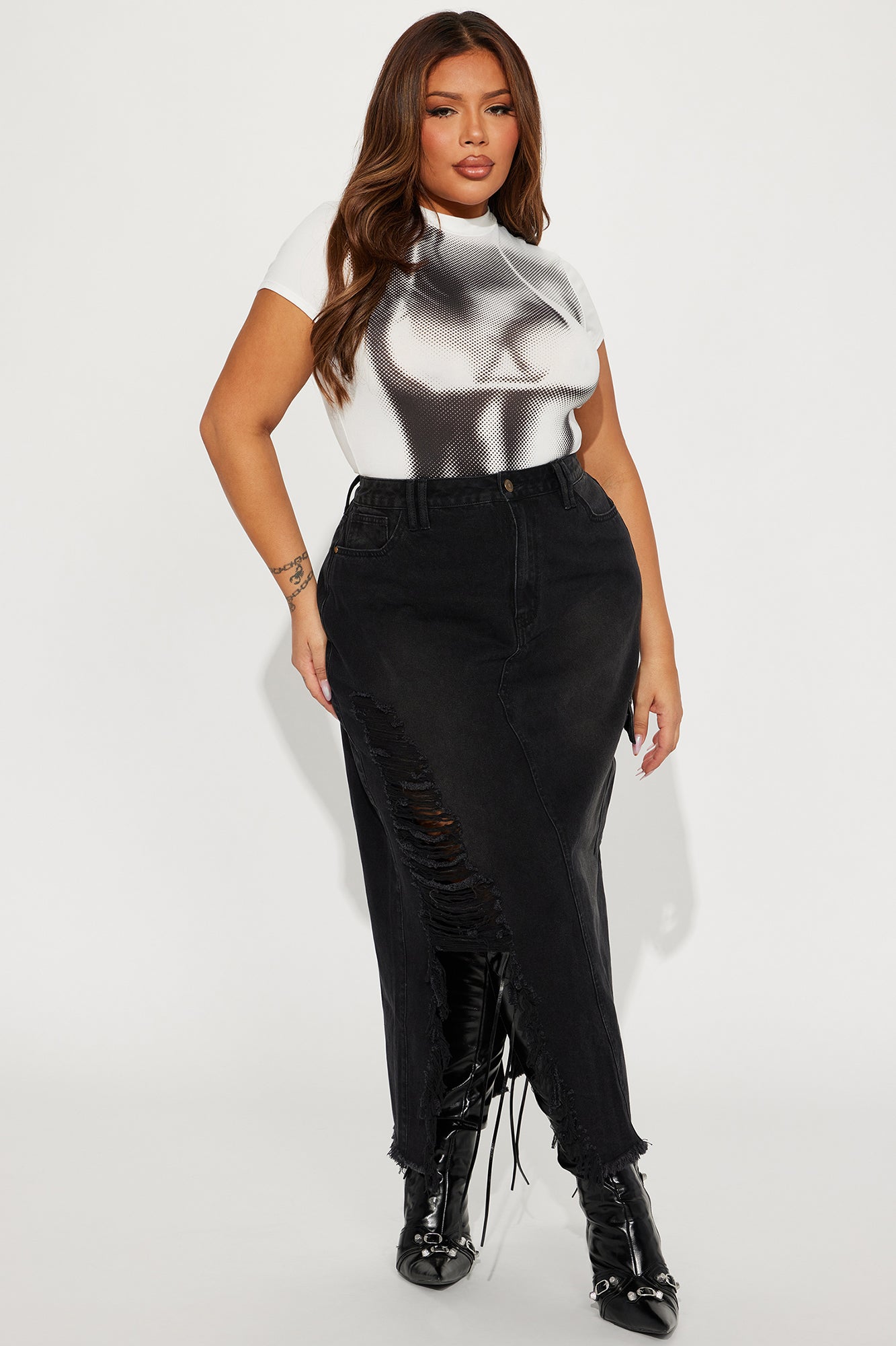 06-20-23Studio4_RA_DB_15-32-43_61_ELB01_BlackWash_20028_PLUS_PXF_0219b14d-e216-414c-8e5d-a0ebf5352d8a