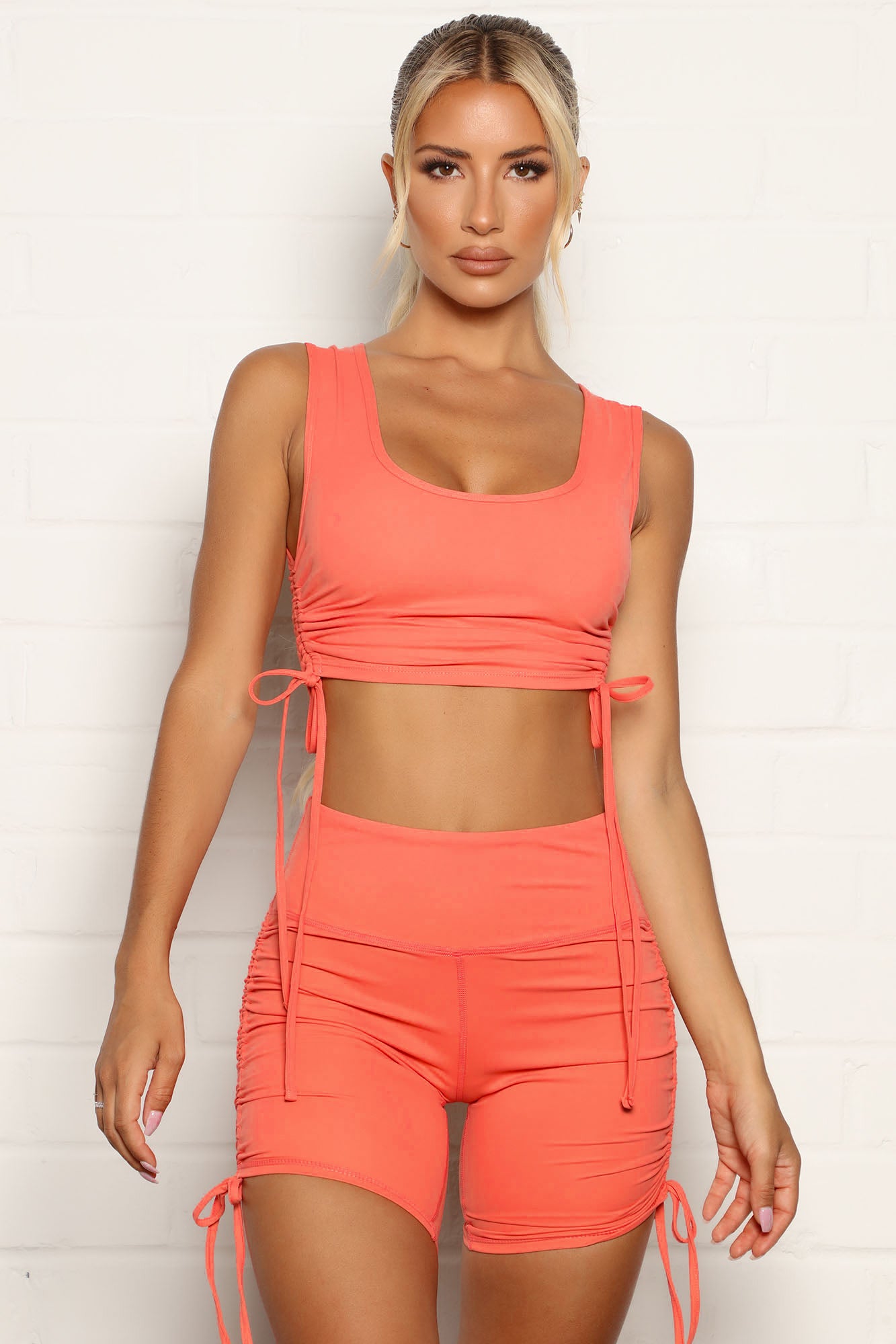 07-01-21Studio6_JP_SM_09-56-45_36_SWPFB0206T_NeonCoral_1287_EH_JF