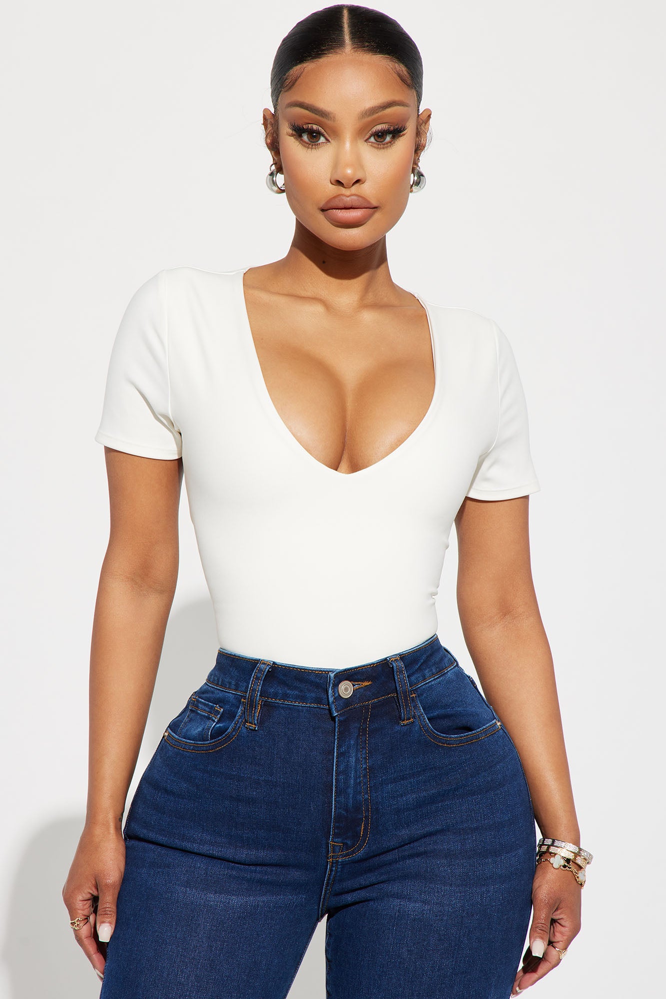 07-05-23Studio2_KJ_RL_15-00-19_52_ZDM4944_Ivory_R_40417_MR