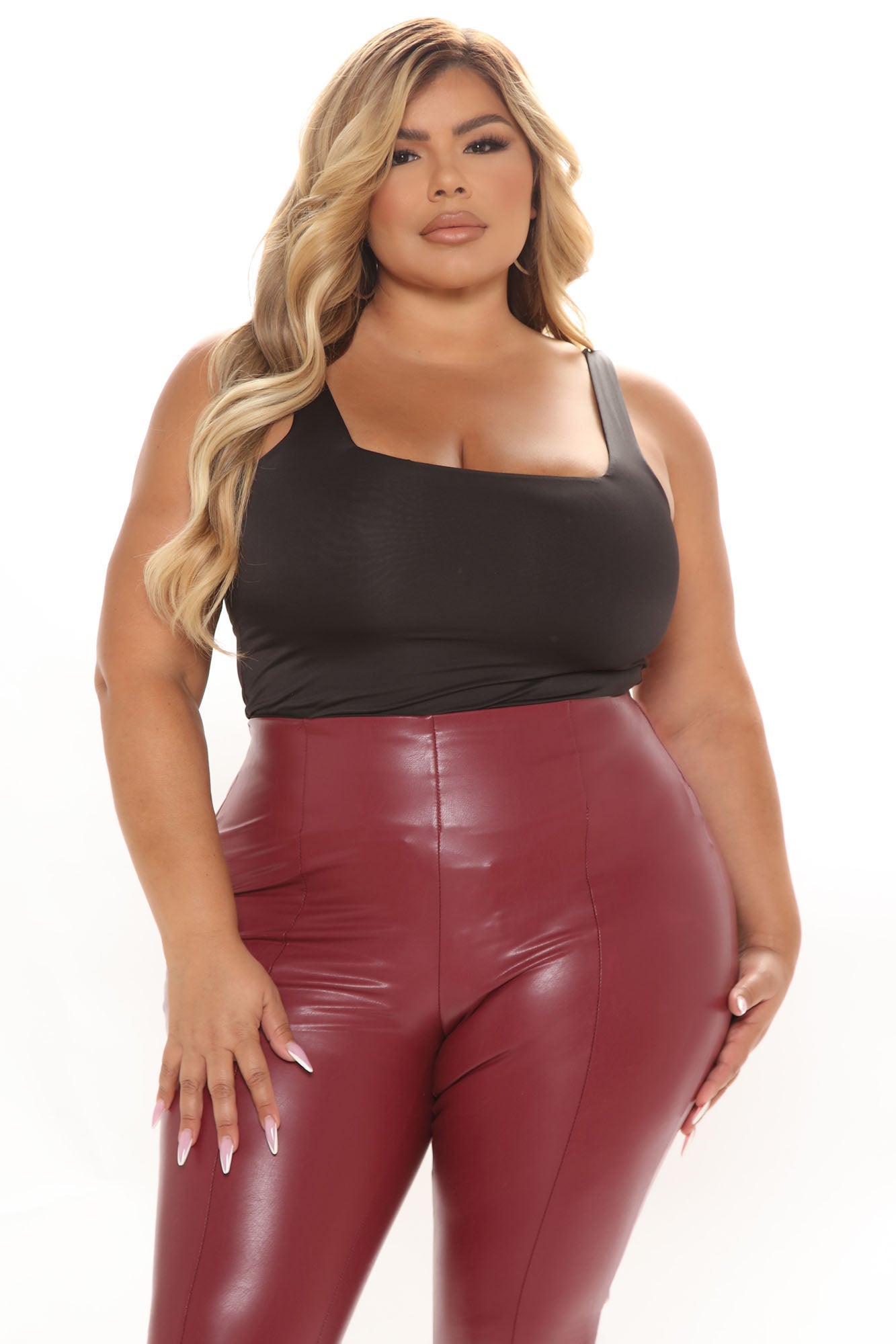 07-26-21Studio2_ME_MJ_13-57-27_57_9595E_Black_P_0014_PLUS_KL