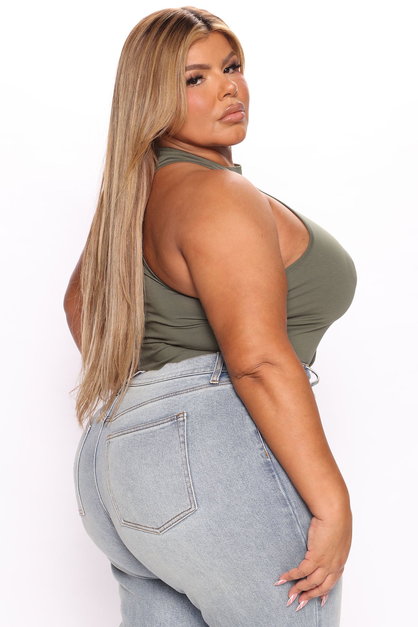 08-02-22Studio5_MS_AC_10-32-41_12_RT63442_Olive_P_5029_PLUS_PB