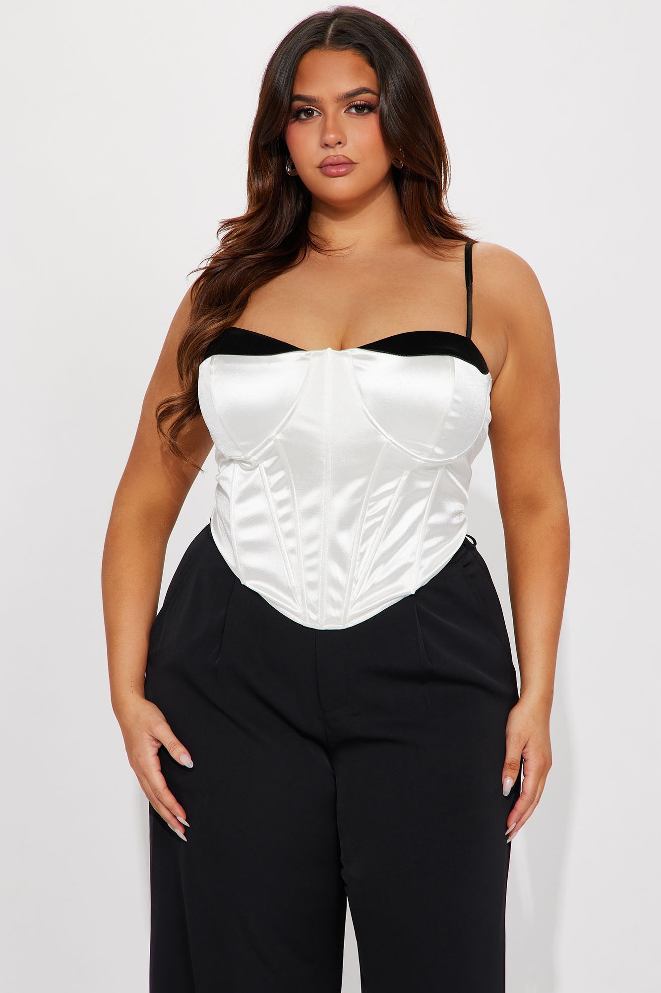 08-04-23Studio4_BT_DB_14-46-41_28_23GWF1749_White_3101_PLUS_SG_WG