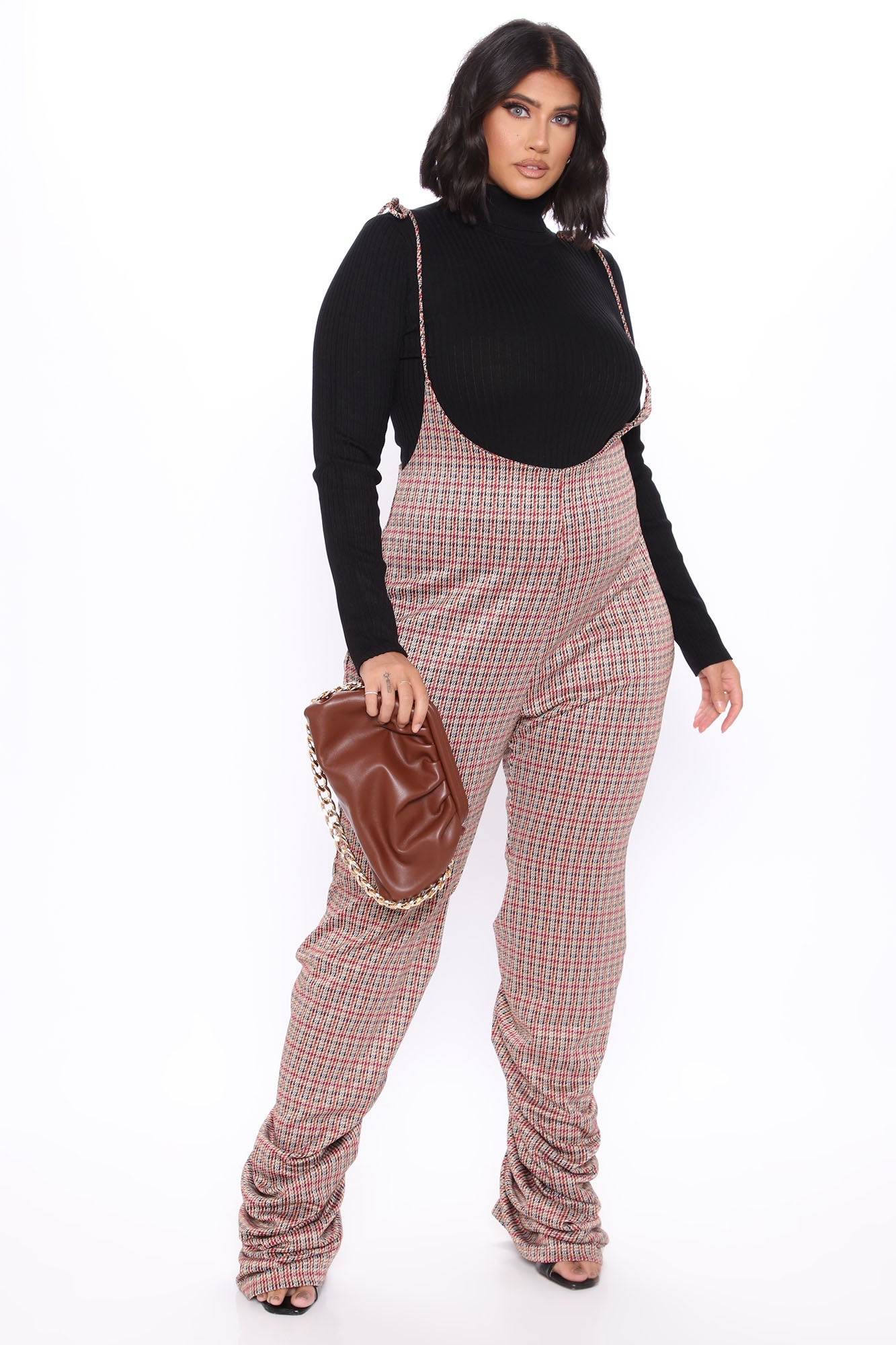 09-10-20Studio3_AP_VR_14-28-28_71_TGI2124FN_Black_P_0567_PLUS_RA