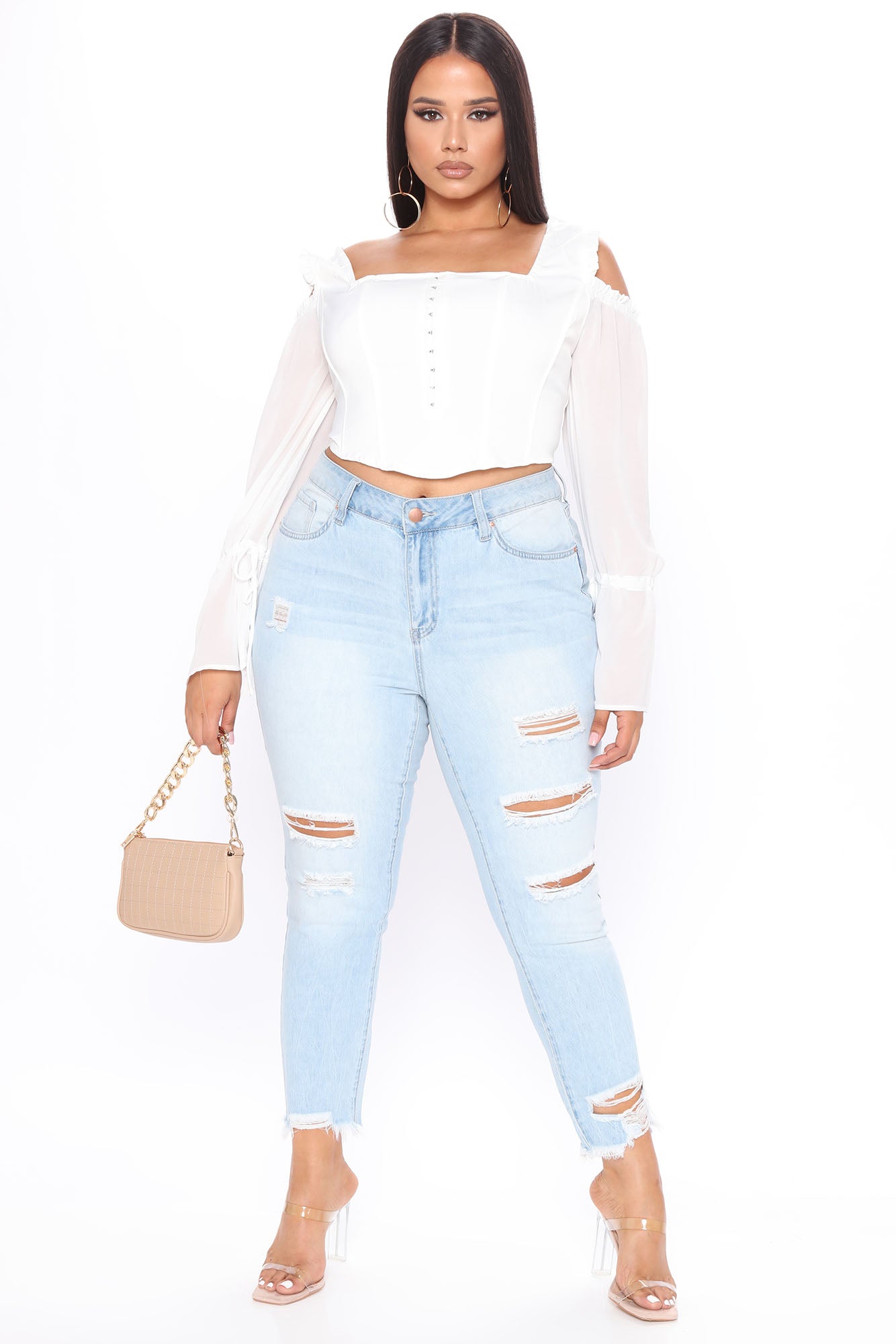 09-29-20Studio3_CE_JH_10-46-53_11_TWR1043_Ivory_0605_PLUS_KL