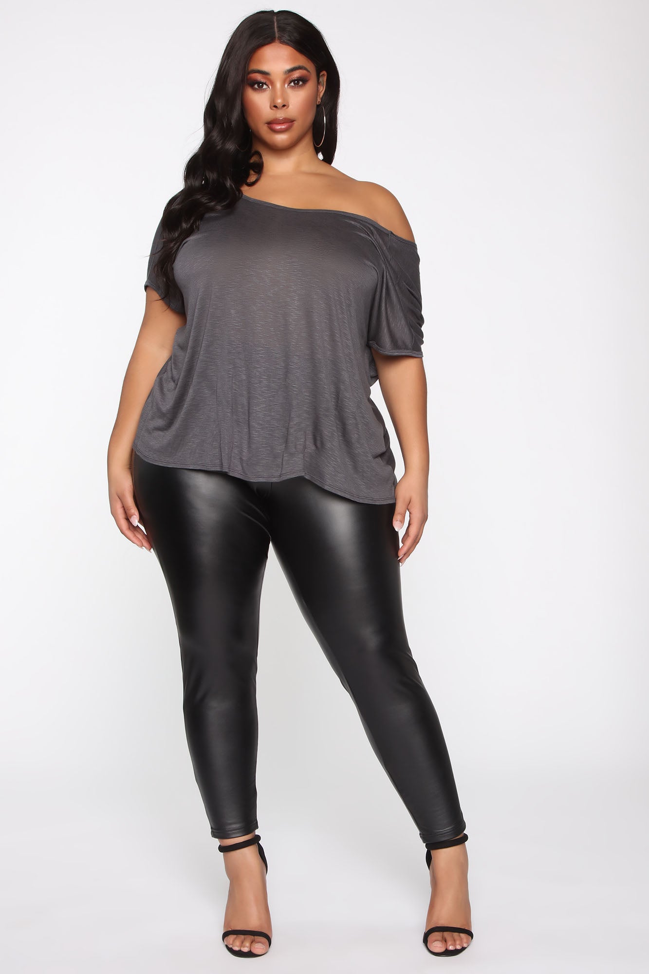 1-31-20_Studio_3_DM_ES__PLUS_10-13-15_30__T1566_Charcoal_0443_KL